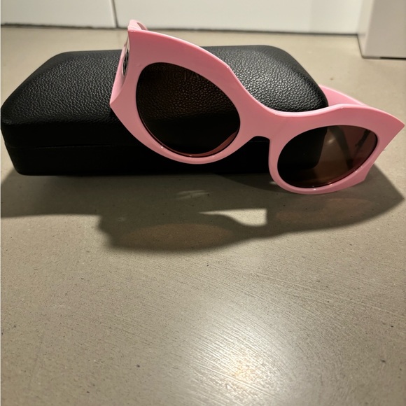 Balenciaga Hourglass Sunglasses Pink - Picture 5 of 5